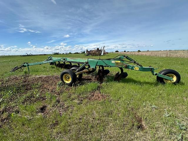 Image of John Deere 3710 equipment image 2