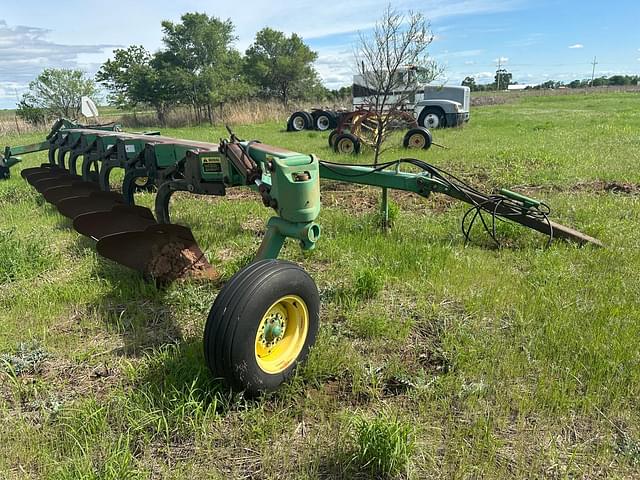 Image of John Deere 3710 equipment image 3