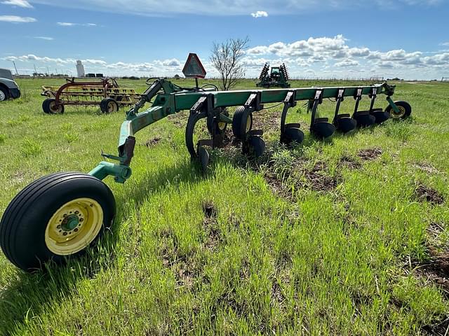 Image of John Deere 3710 equipment image 4