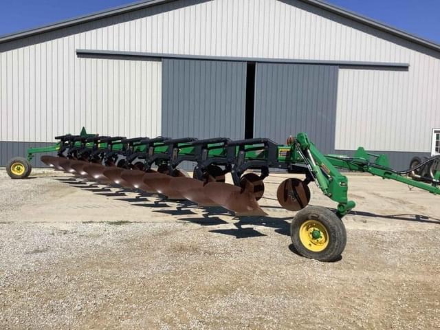 Image of John Deere 3710 equipment image 4