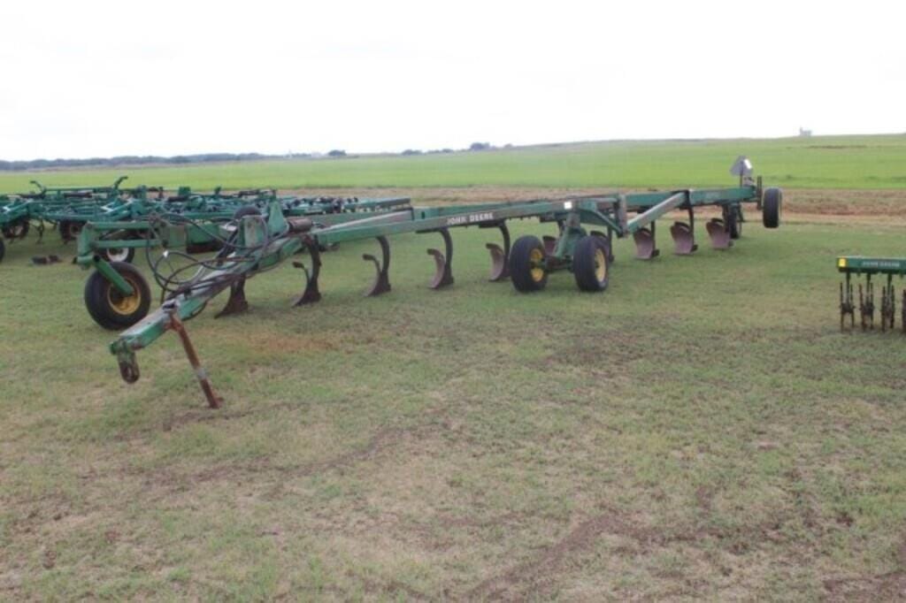 Main image John Deere 3710