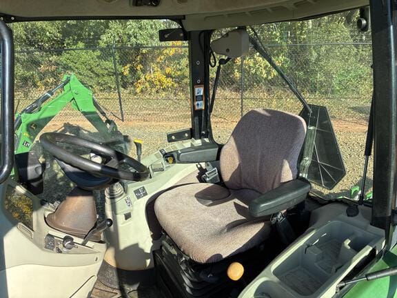 John Deere 3720 Equipment Image0