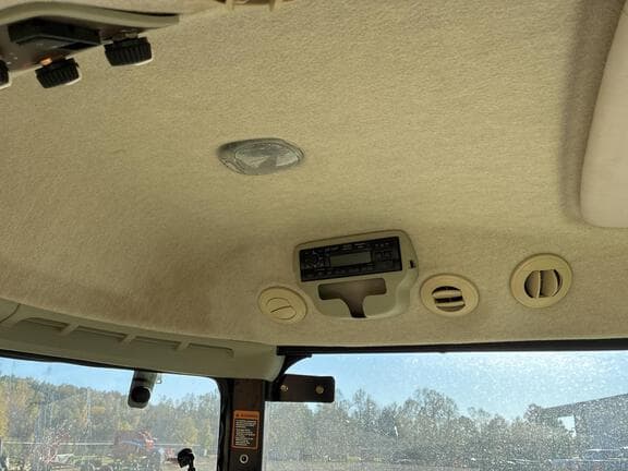 Image of John Deere 3720 equipment image 1