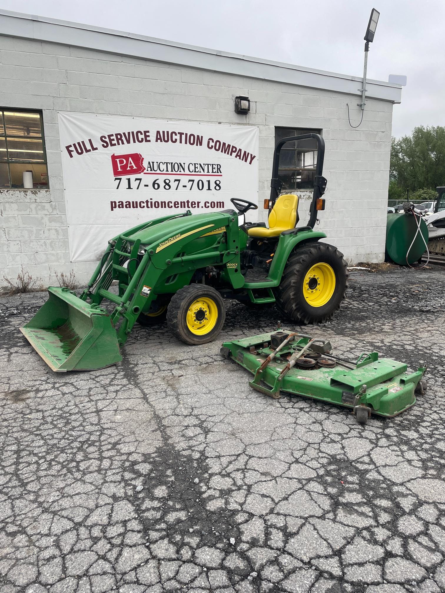 Main image John Deere 3720