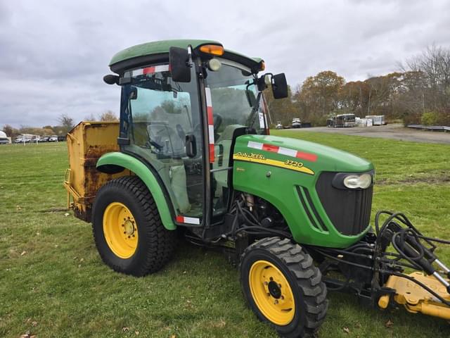 Image of John Deere 3720 equipment image 4
