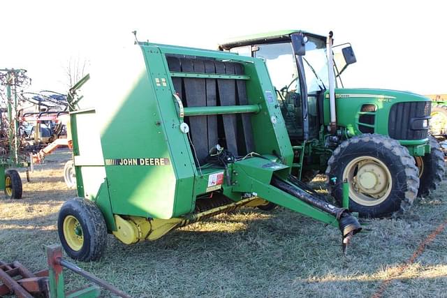 Image of John Deere 375 equipment image 1