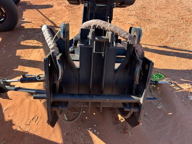 Image of John Deere 375 equipment image 4