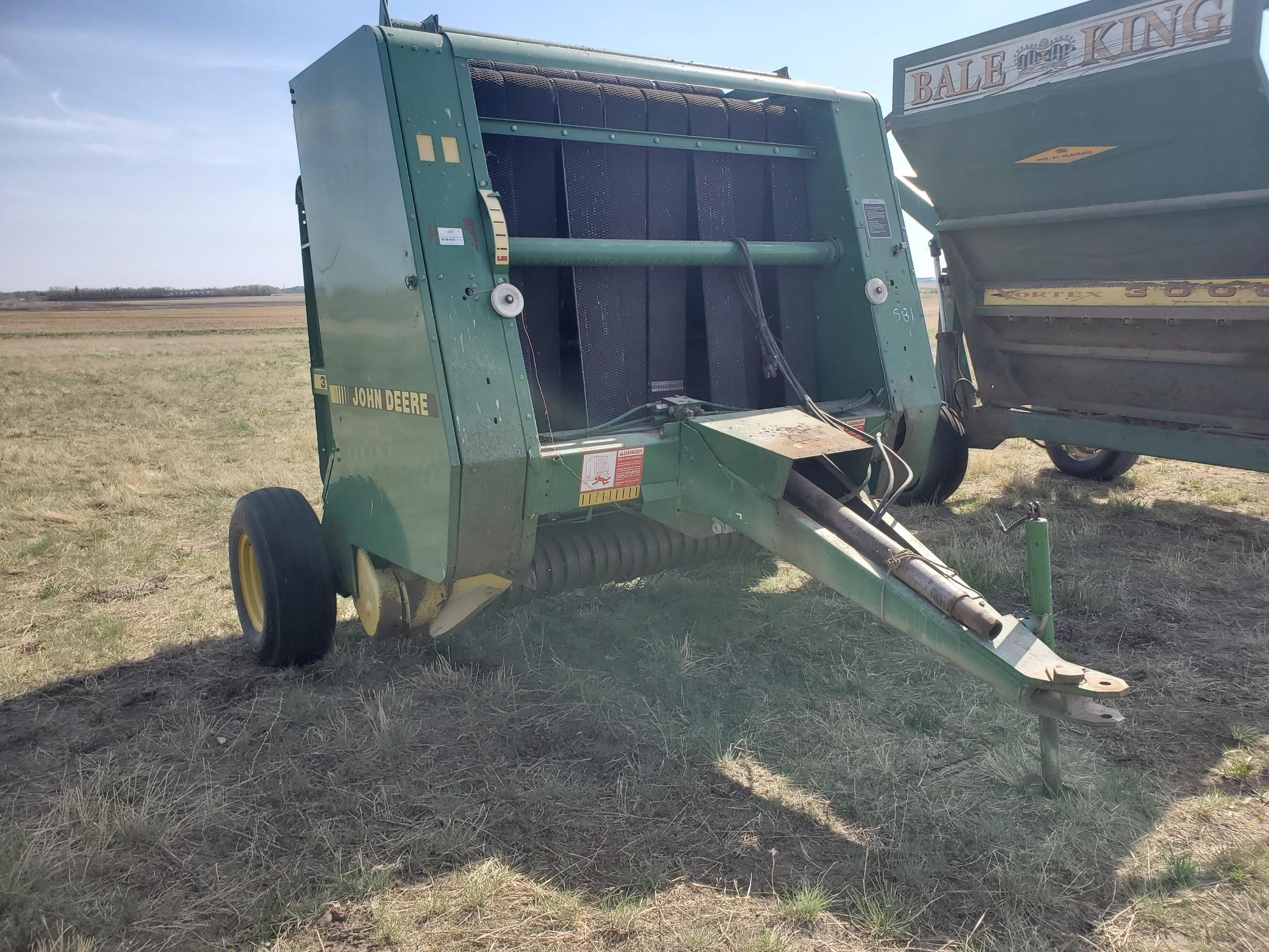 Main image John Deere 375