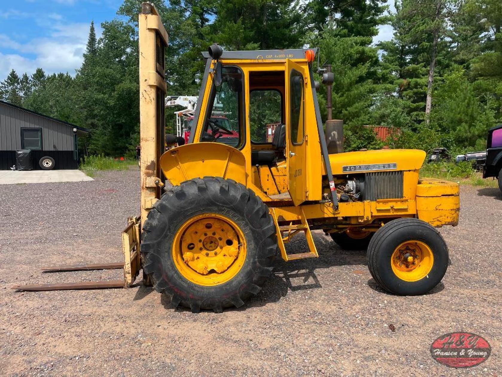 John Deere 380 Equipment Image0