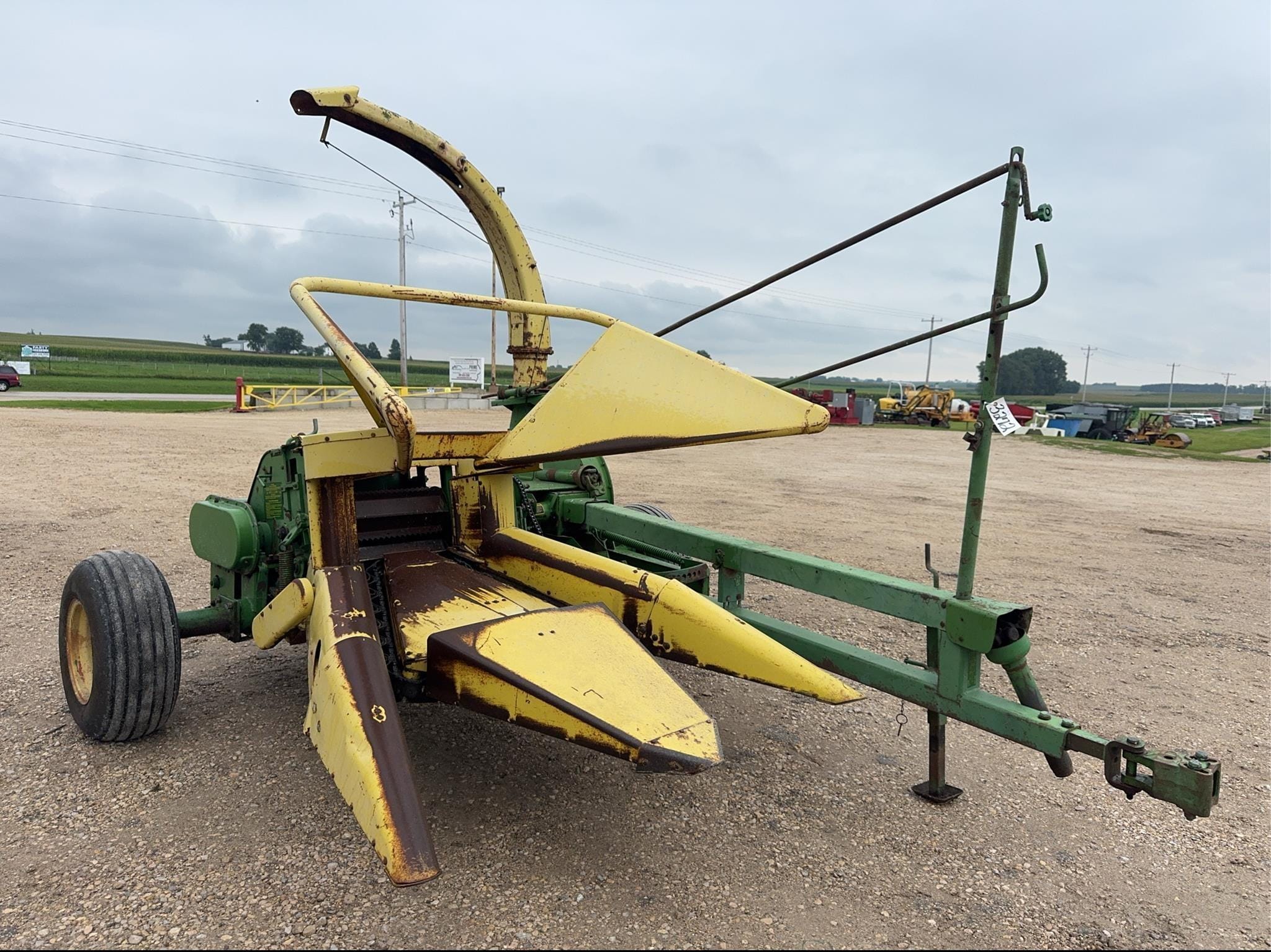 John Deere 3800 Equipment Image0