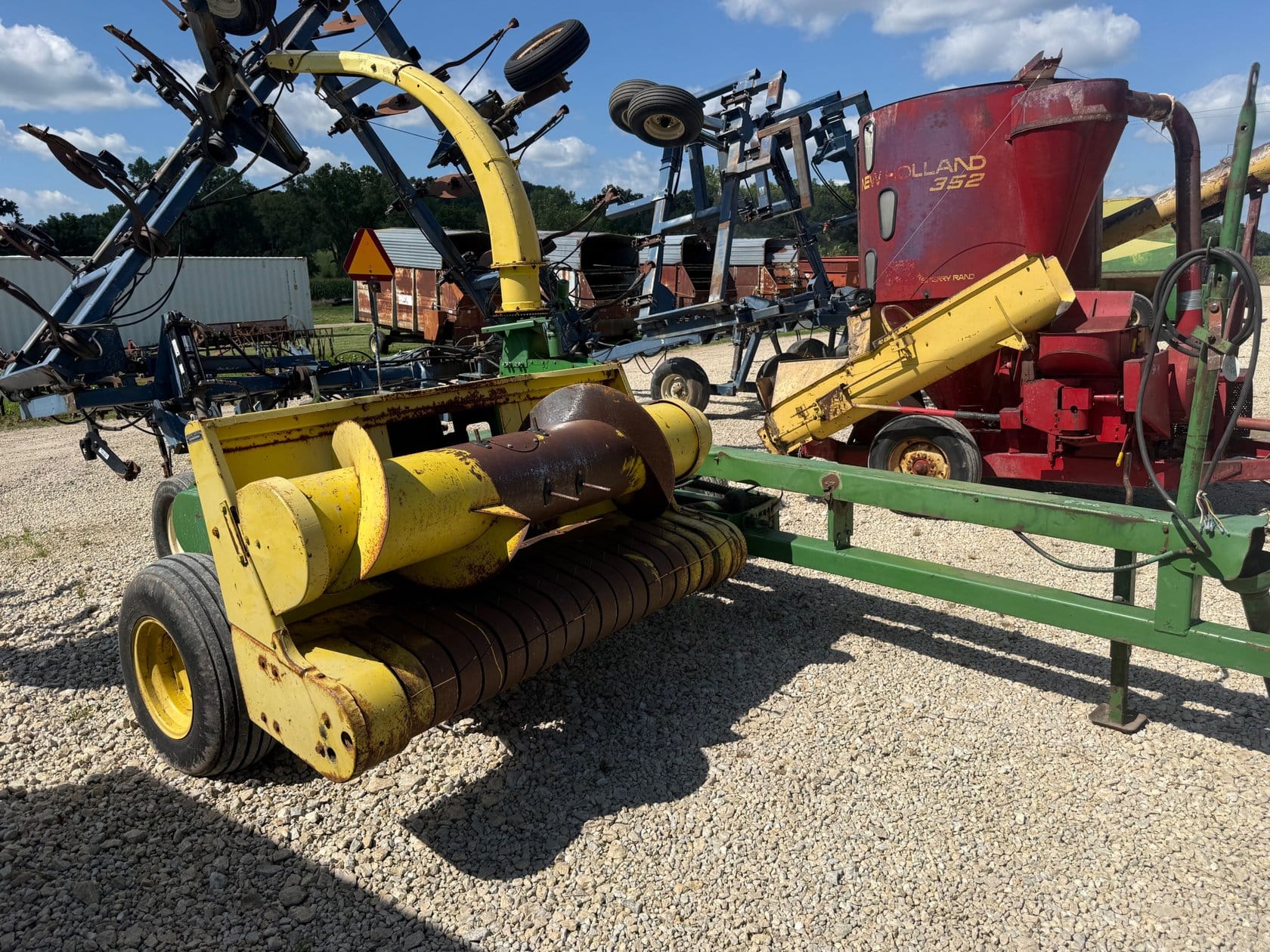 John Deere 3800 Equipment Image0