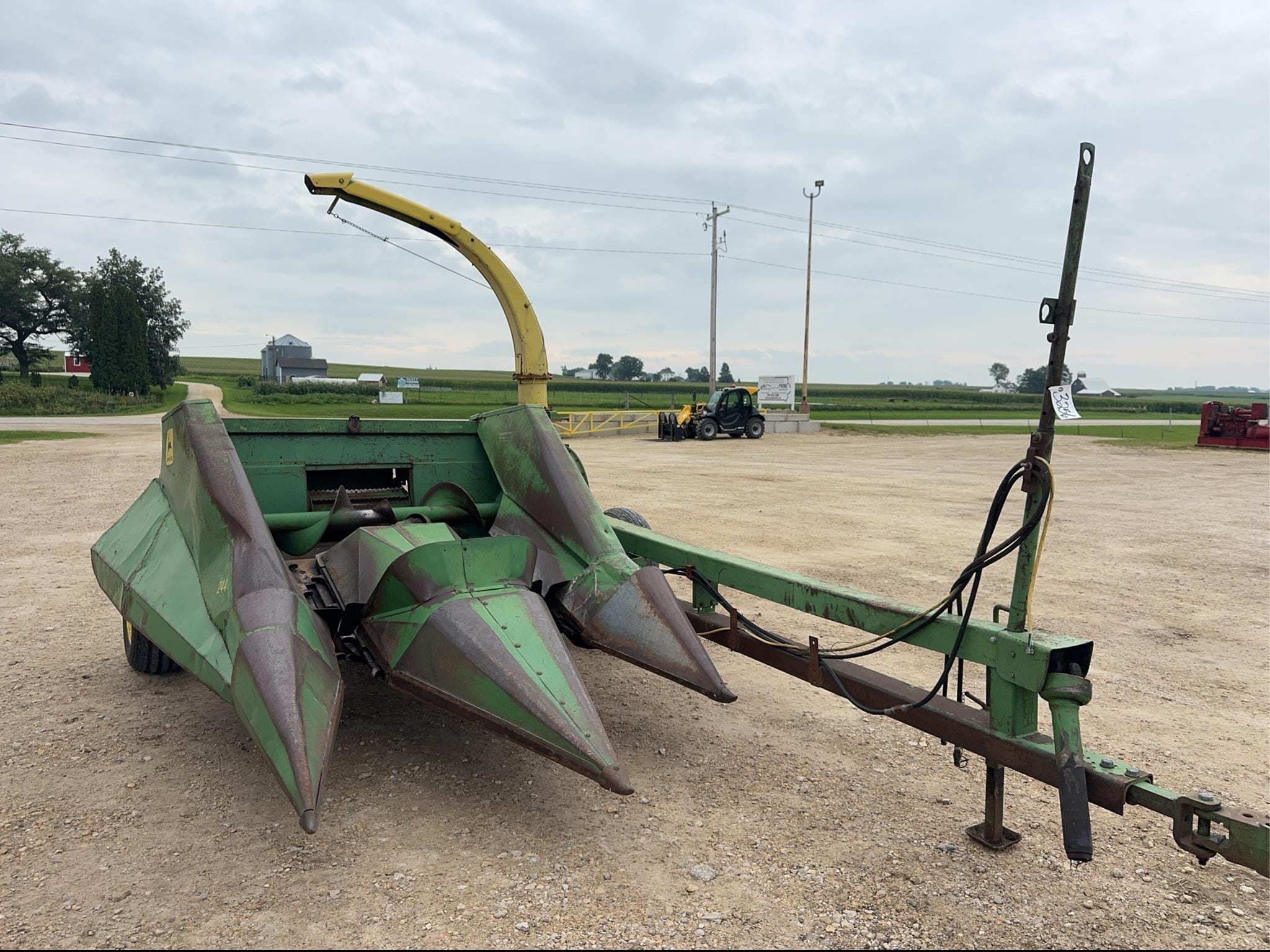 John Deere 3800 Equipment Image0
