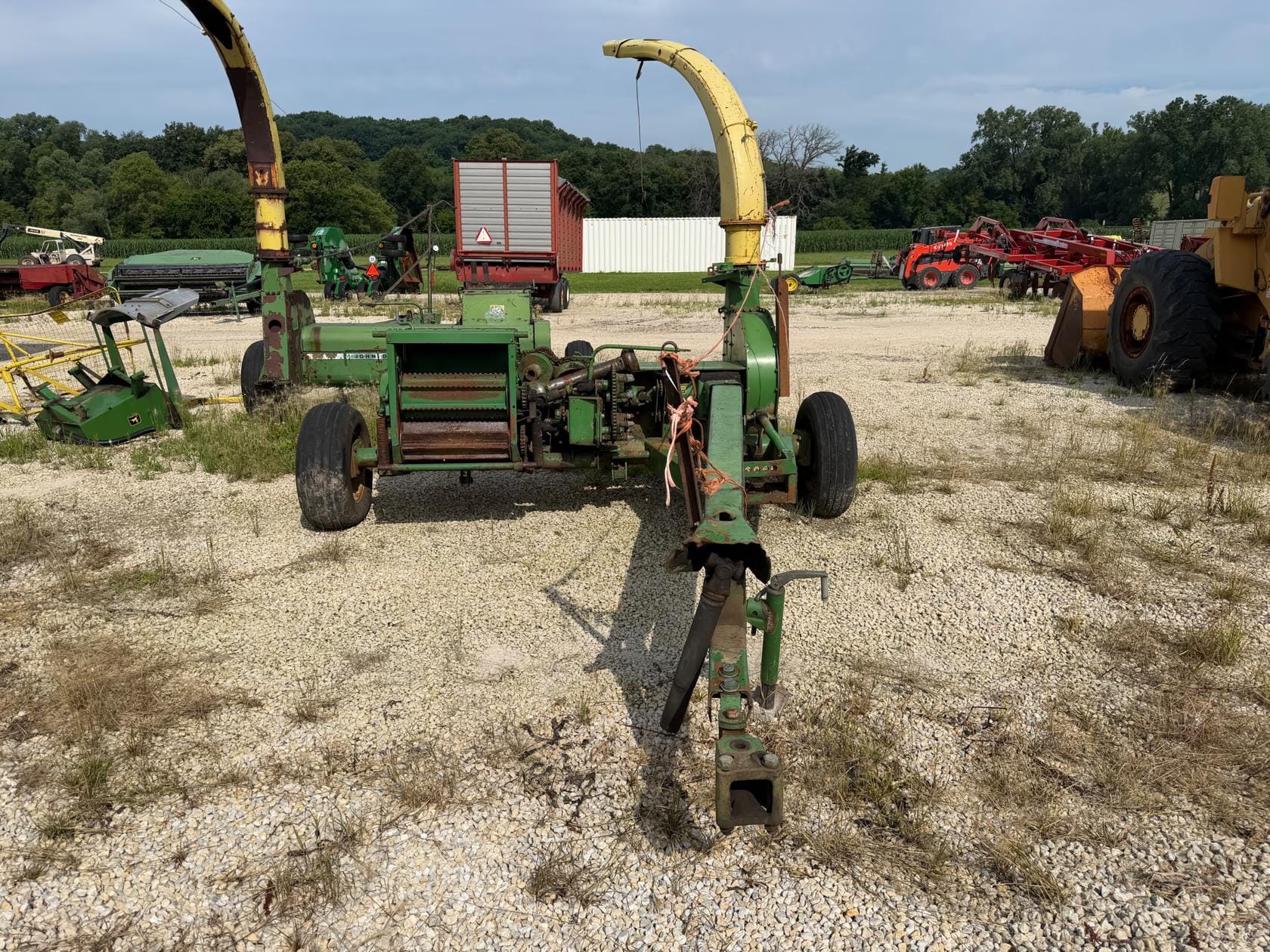 John Deere 3800 Equipment Image0