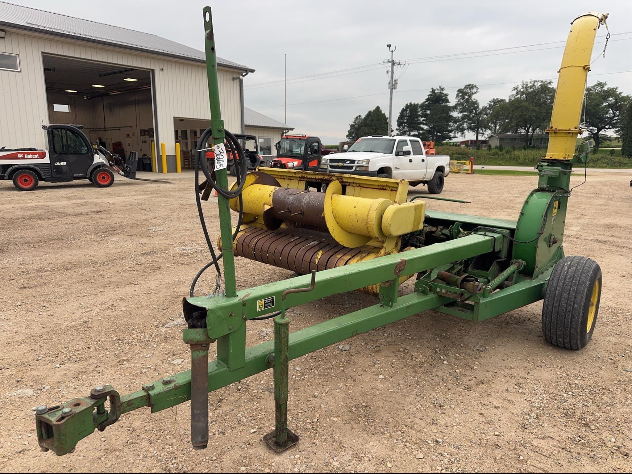 John Deere 3800 Equipment Image0