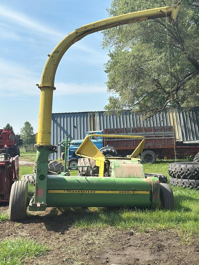 Image of John Deere 3800 equipment image 4