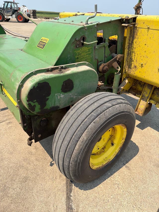 Image of John Deere 3800 equipment image 4