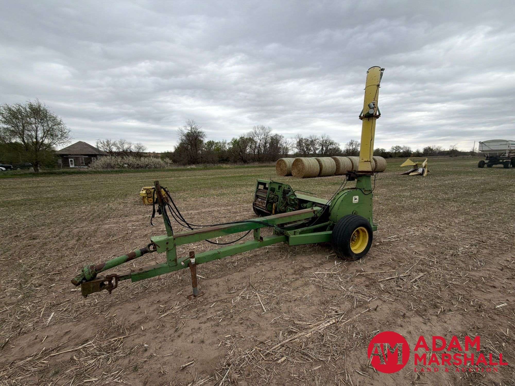 John Deere 3800 Equipment Image0