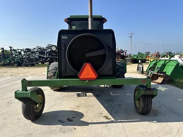Image of John Deere 3830 equipment image 2