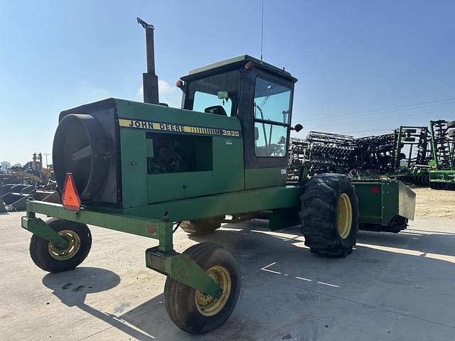 Image of John Deere 3830 equipment image 1