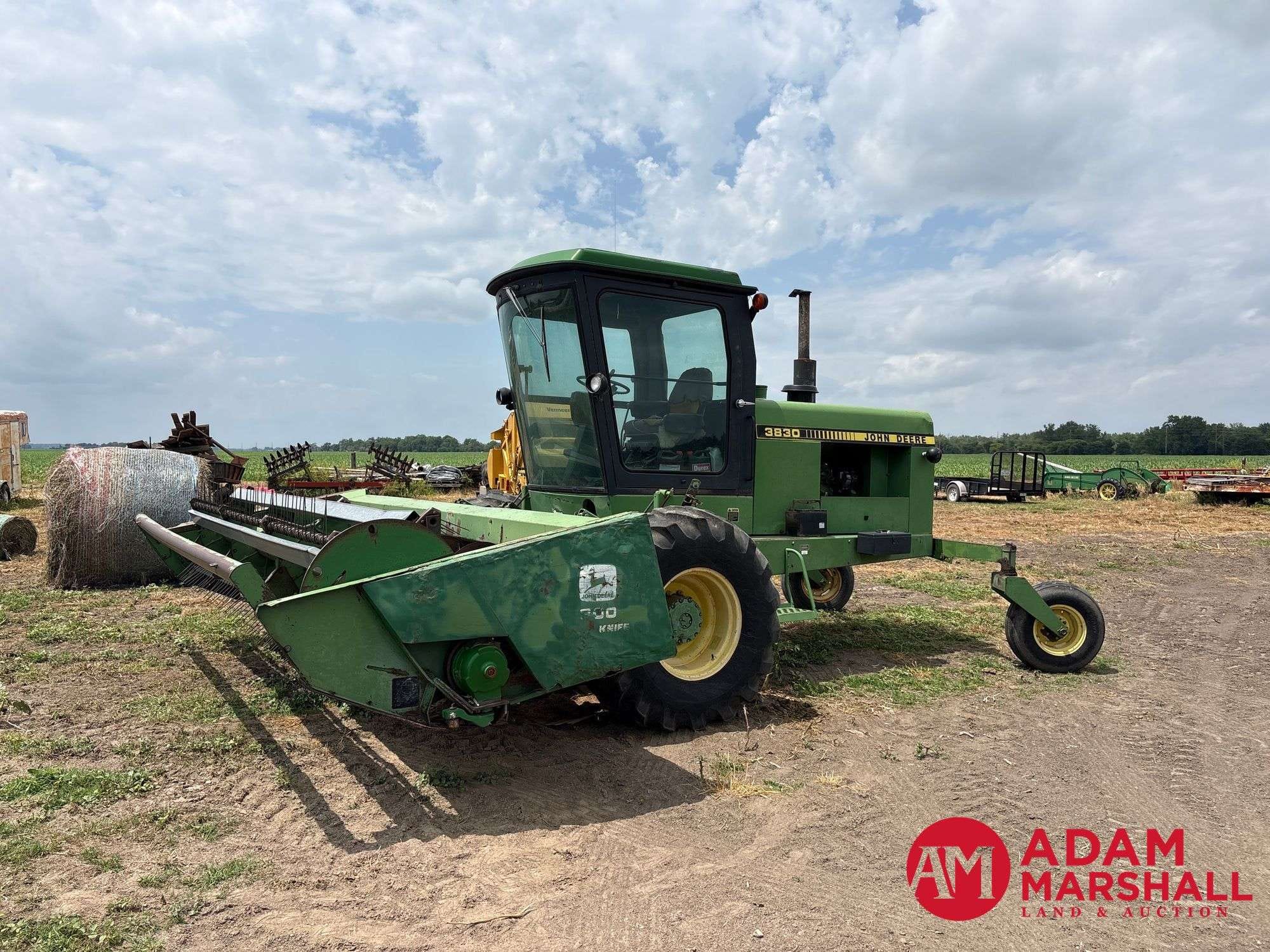 John Deere 3830 Equipment Image0