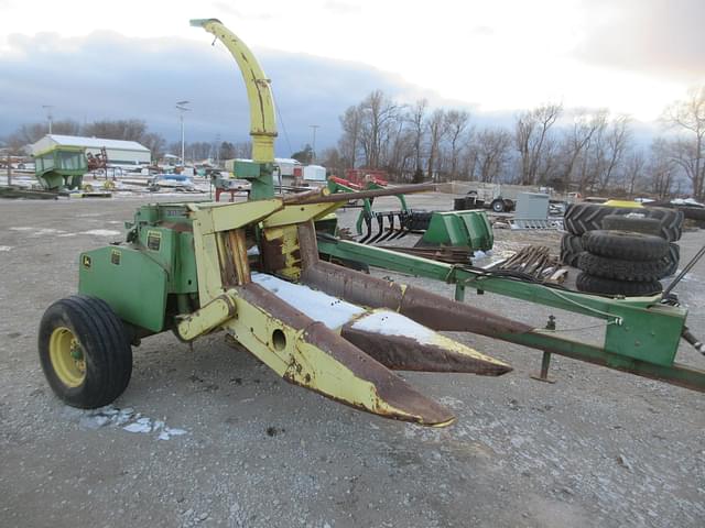 Image of John Deere 3940 equipment image 3