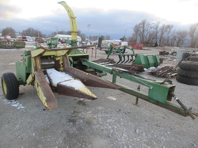 Image of John Deere 3940 equipment image 2