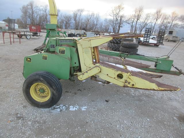 Image of John Deere 3940 equipment image 4