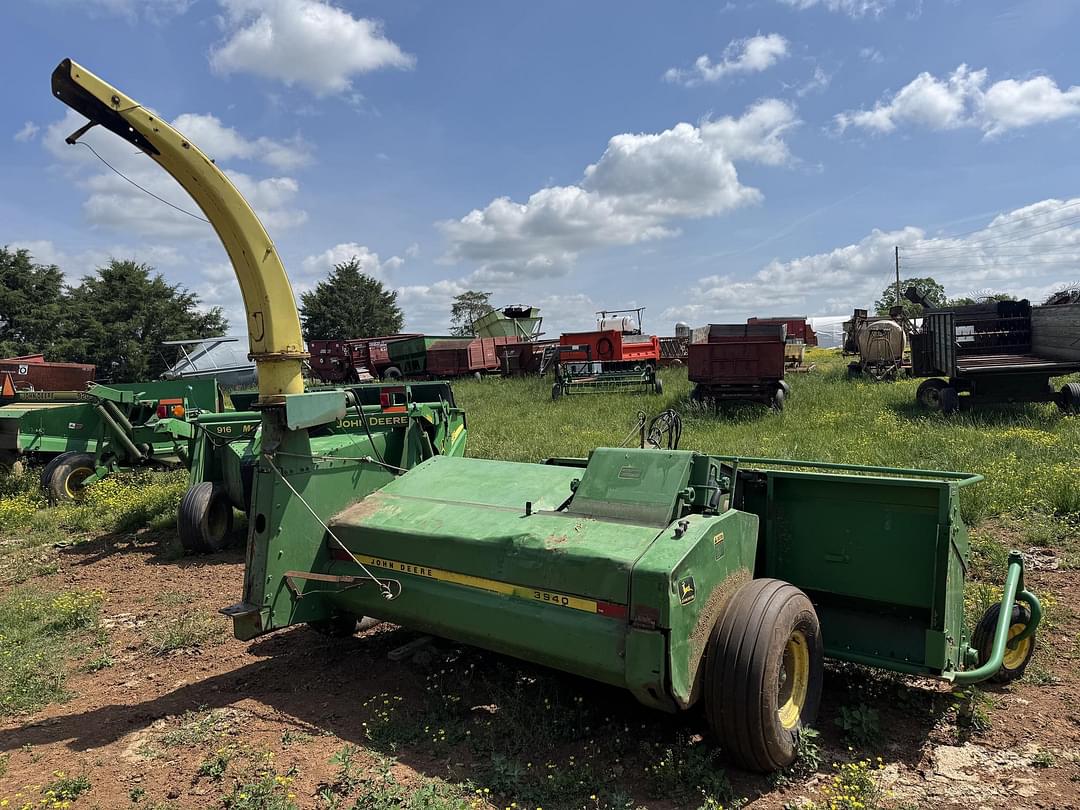 Image of John Deere 3940 Image 1