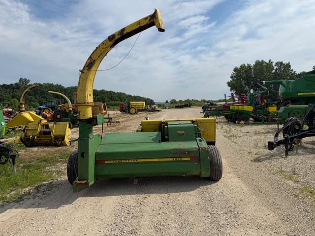 Image of John Deere 3940 equipment image 4
