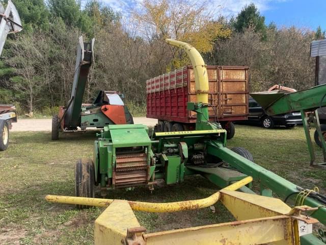 Image of John Deere 3940 equipment image 3