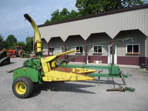 John Deere 3940 Image