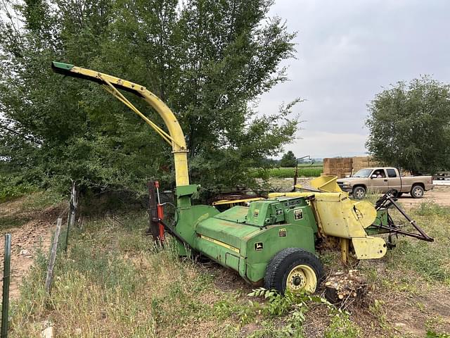 Image of John Deere 3940 equipment image 2