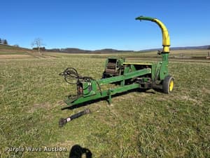 John Deere 3940 Image