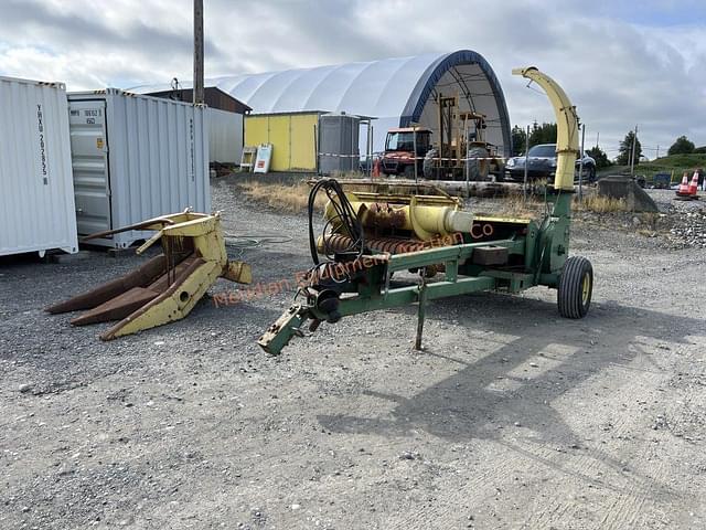 Image of John Deere 3940 equipment image 1