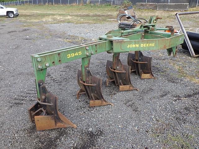 Image of John Deere 3945 equipment image 2