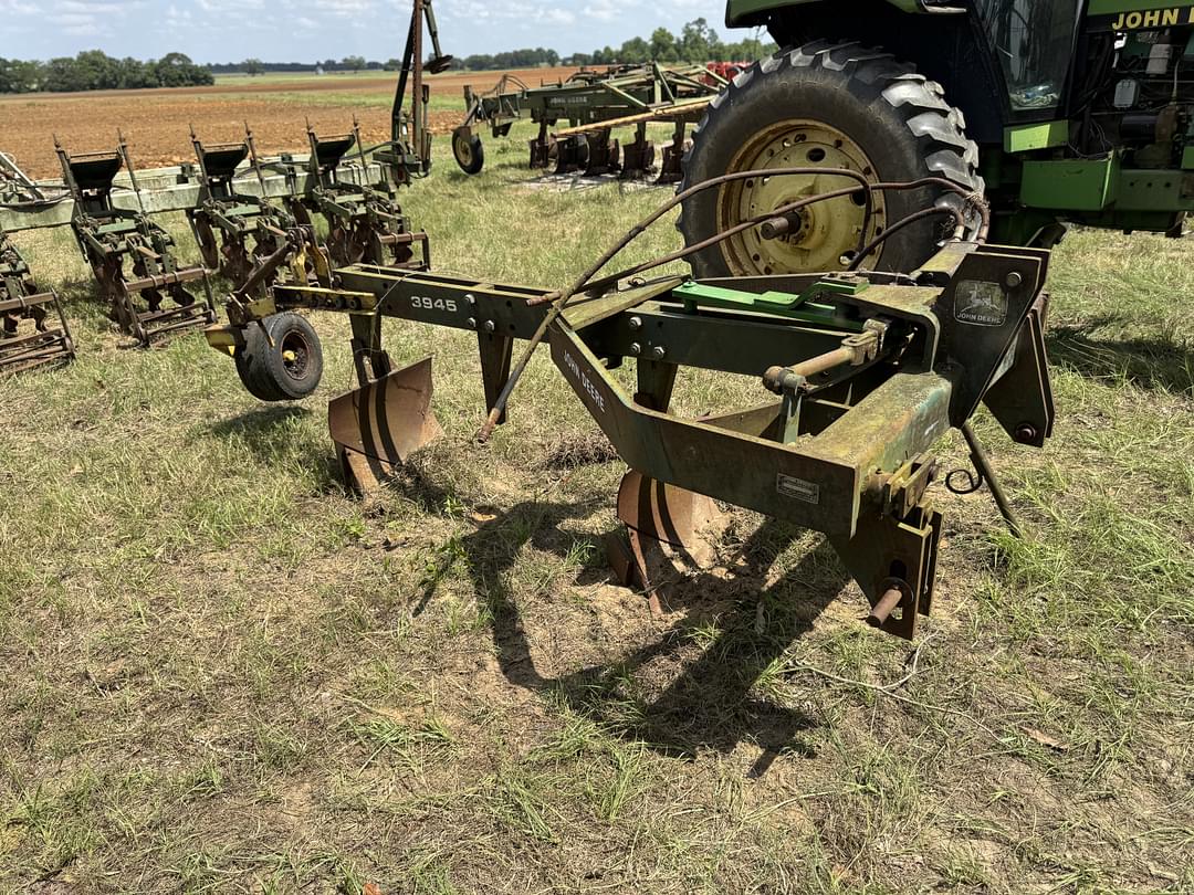 Image of John Deere 3945 Image 0