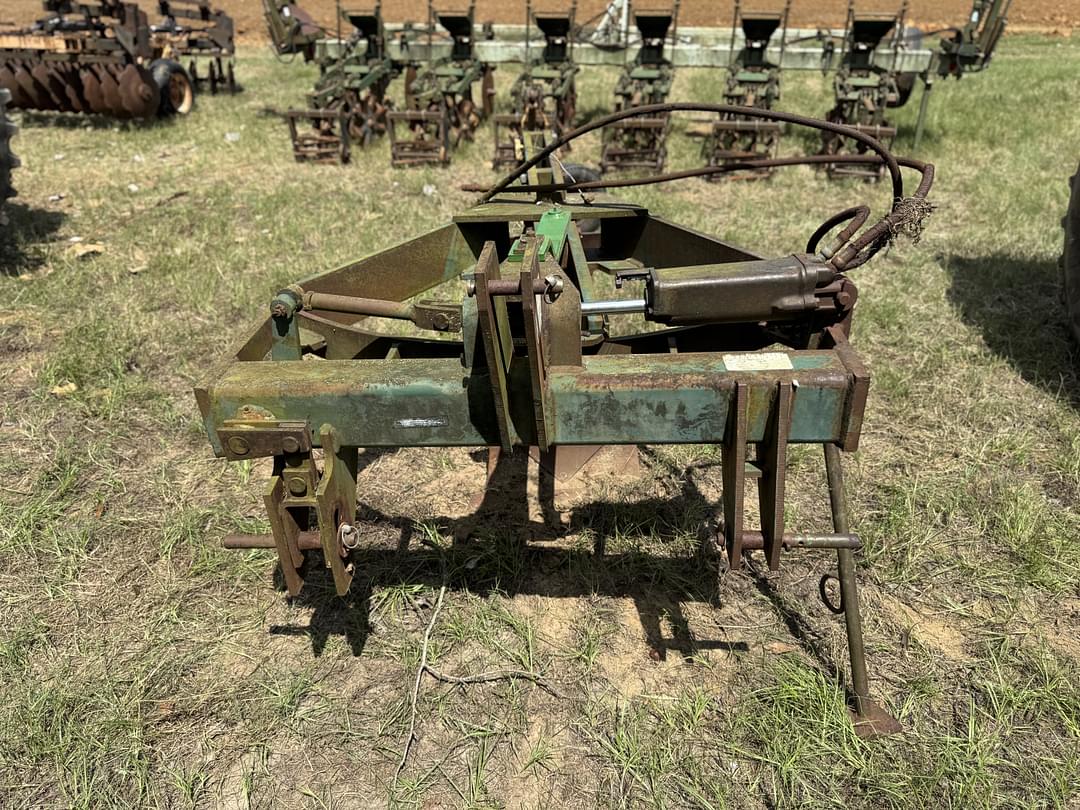 Image of John Deere 3945 Image 1