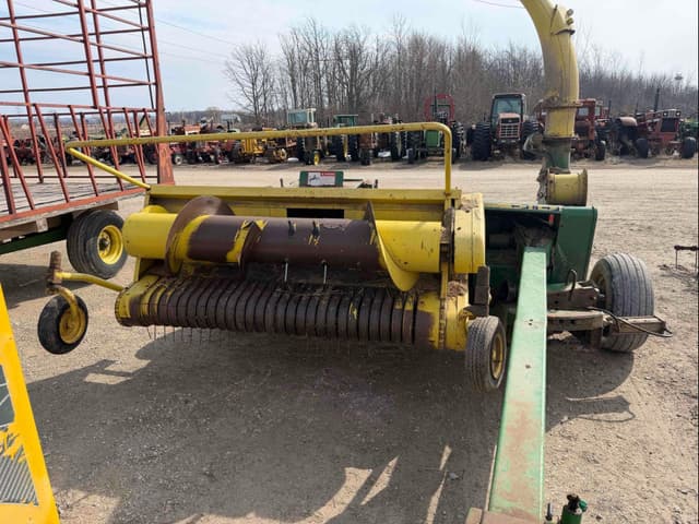 Image of John Deere 3950 equipment image 1