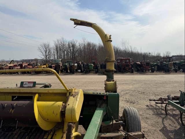 Image of John Deere 3950 equipment image 2