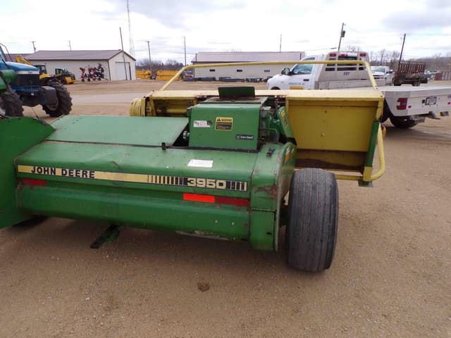 Image of John Deere 3950 equipment image 4