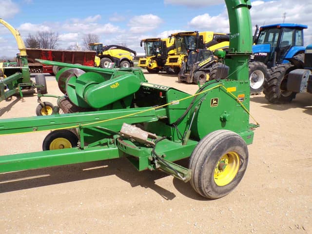 Image of John Deere 3950 equipment image 3