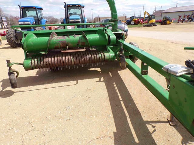 Image of John Deere 3950 equipment image 2