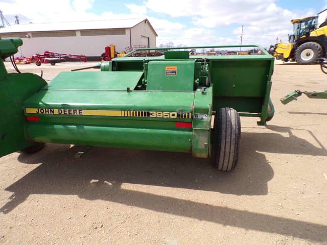 Image of John Deere 3950 equipment image 4