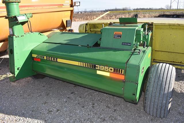 Image of John Deere 3950 equipment image 3