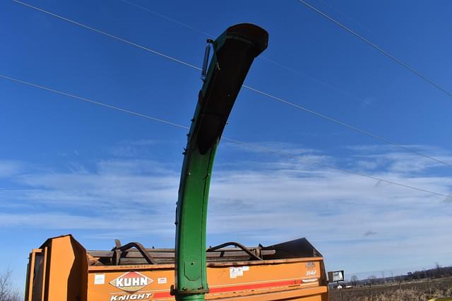 Image of John Deere 3950 equipment image 4