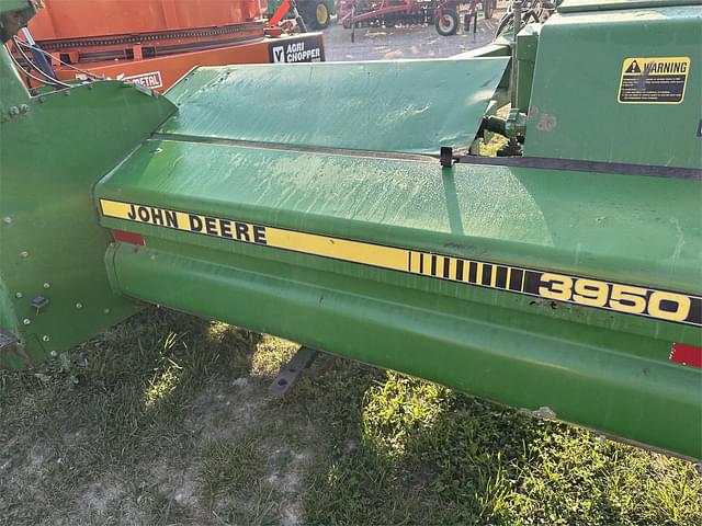 Image of John Deere 3950 equipment image 1