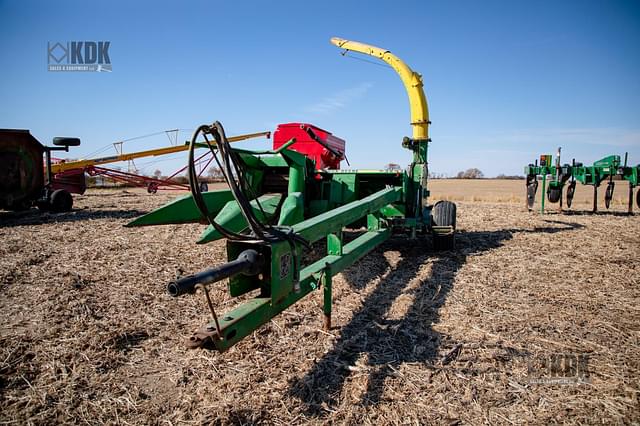 Image of John Deere 3950 equipment image 3