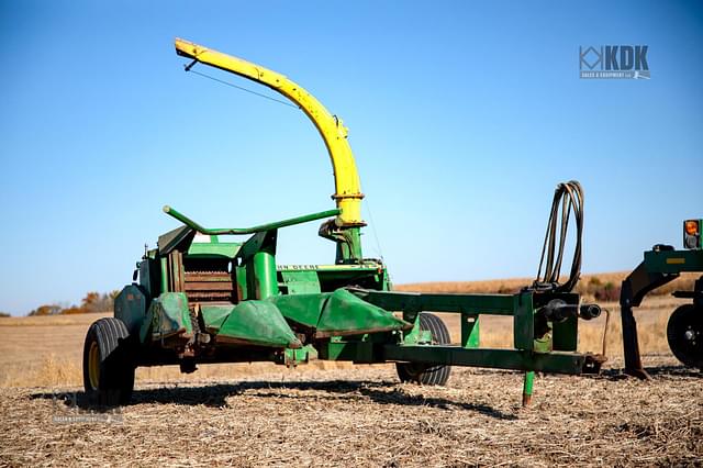 Image of John Deere 3950 equipment image 1