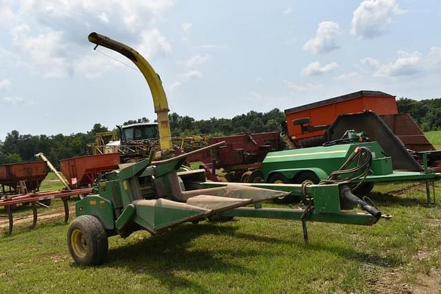 Image of John Deere 3950 equipment image 2