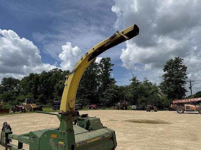 Image of John Deere 3950 equipment image 4